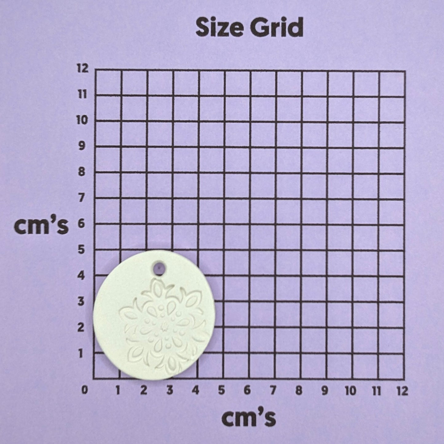 Size grid with a snowflake tag on