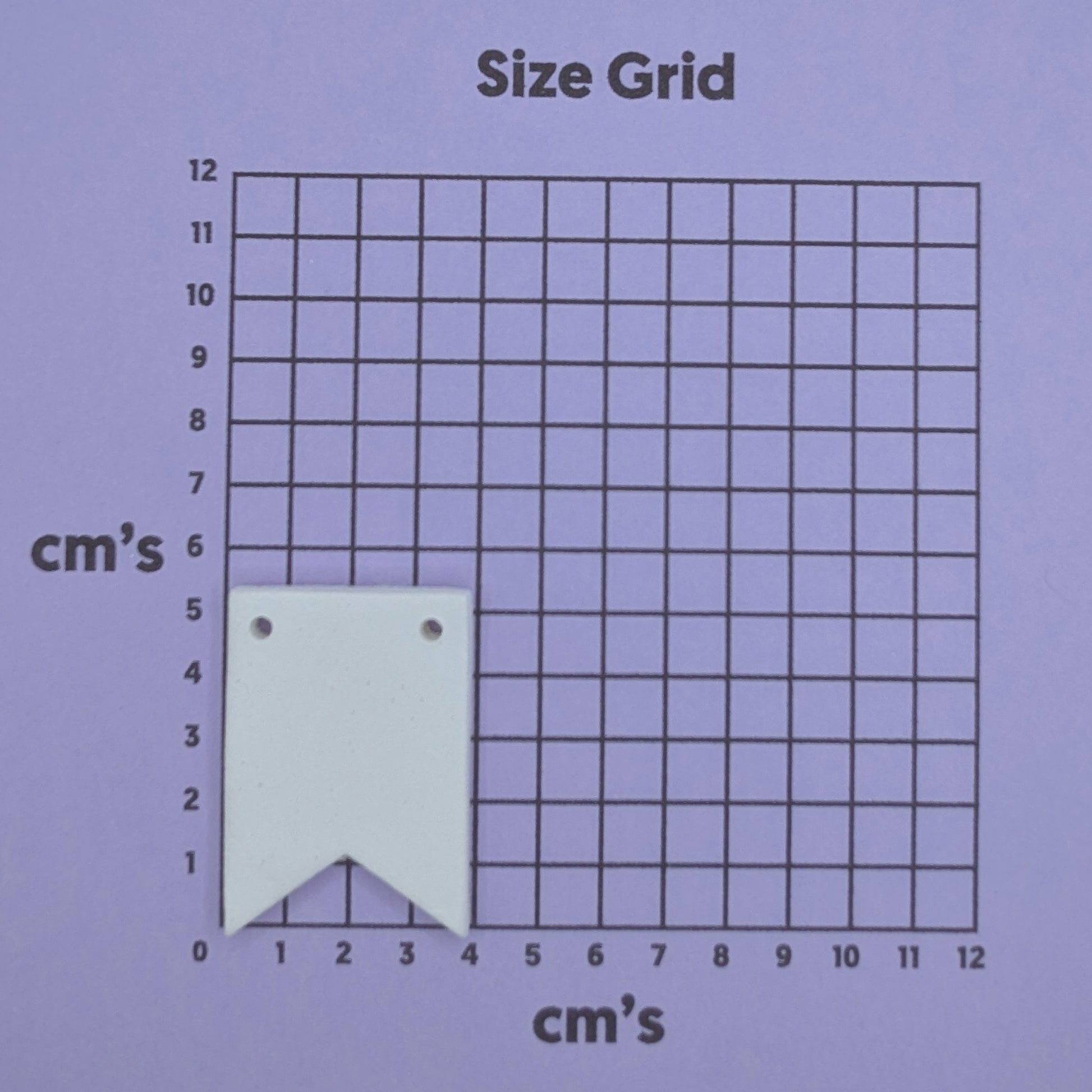 Size grid with a clay bunting decoration on 